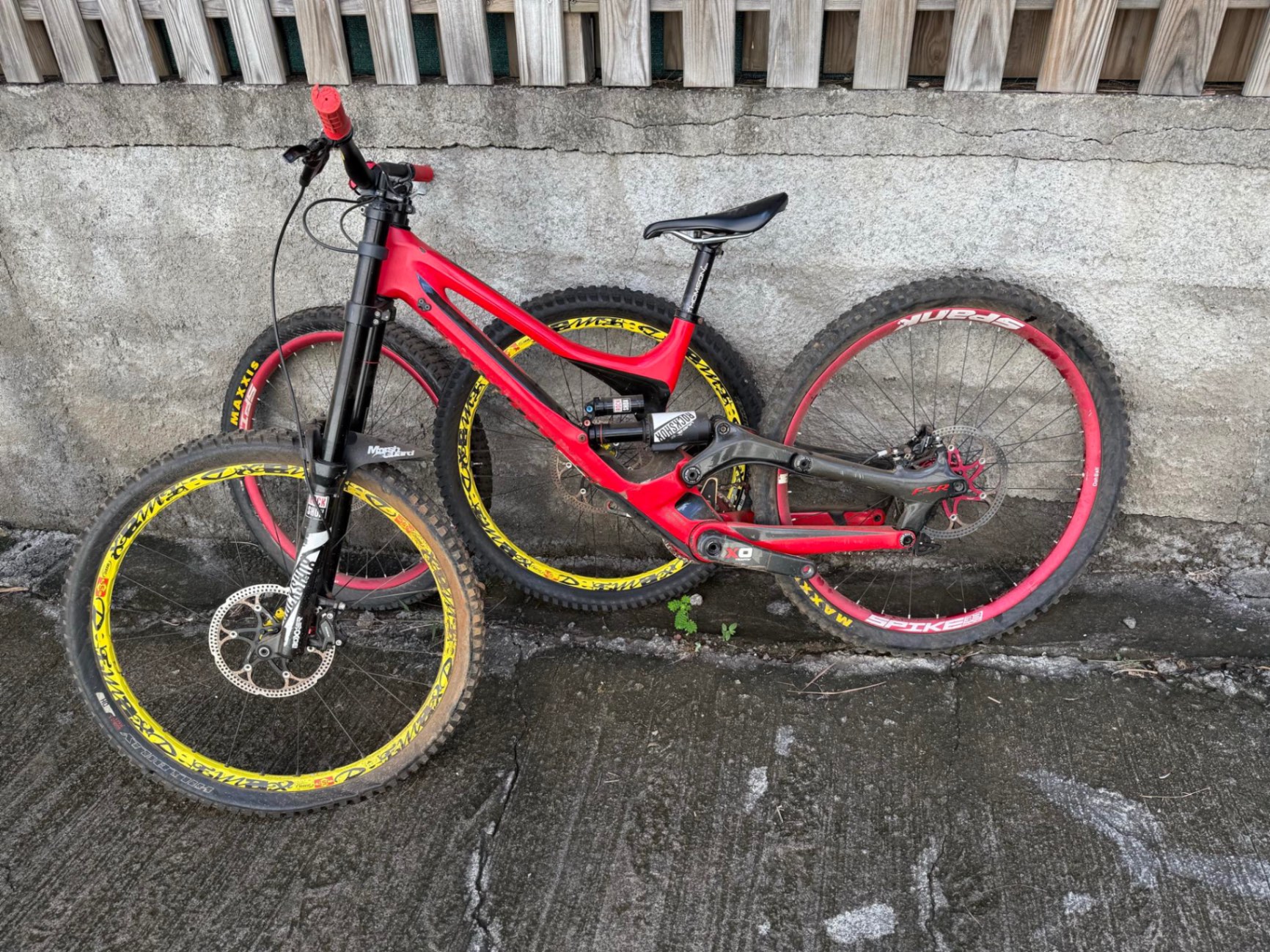 Specialized DEMO 8 CARBON