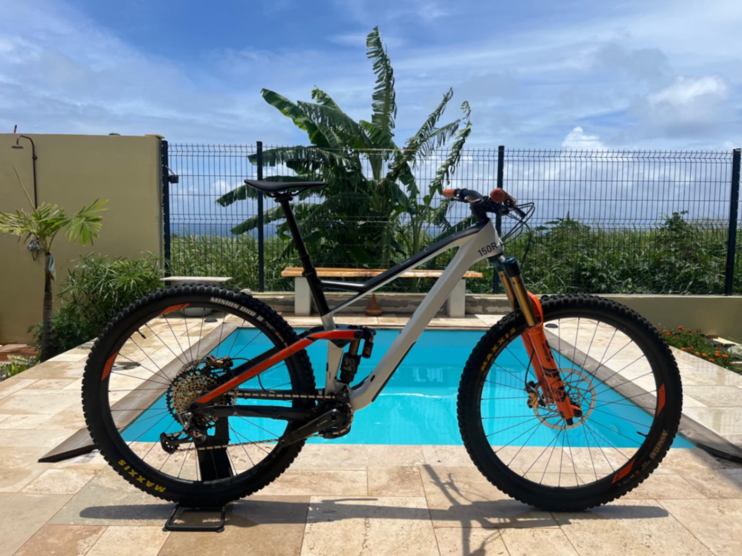 CUBE STÉRÉO 150 année 2022