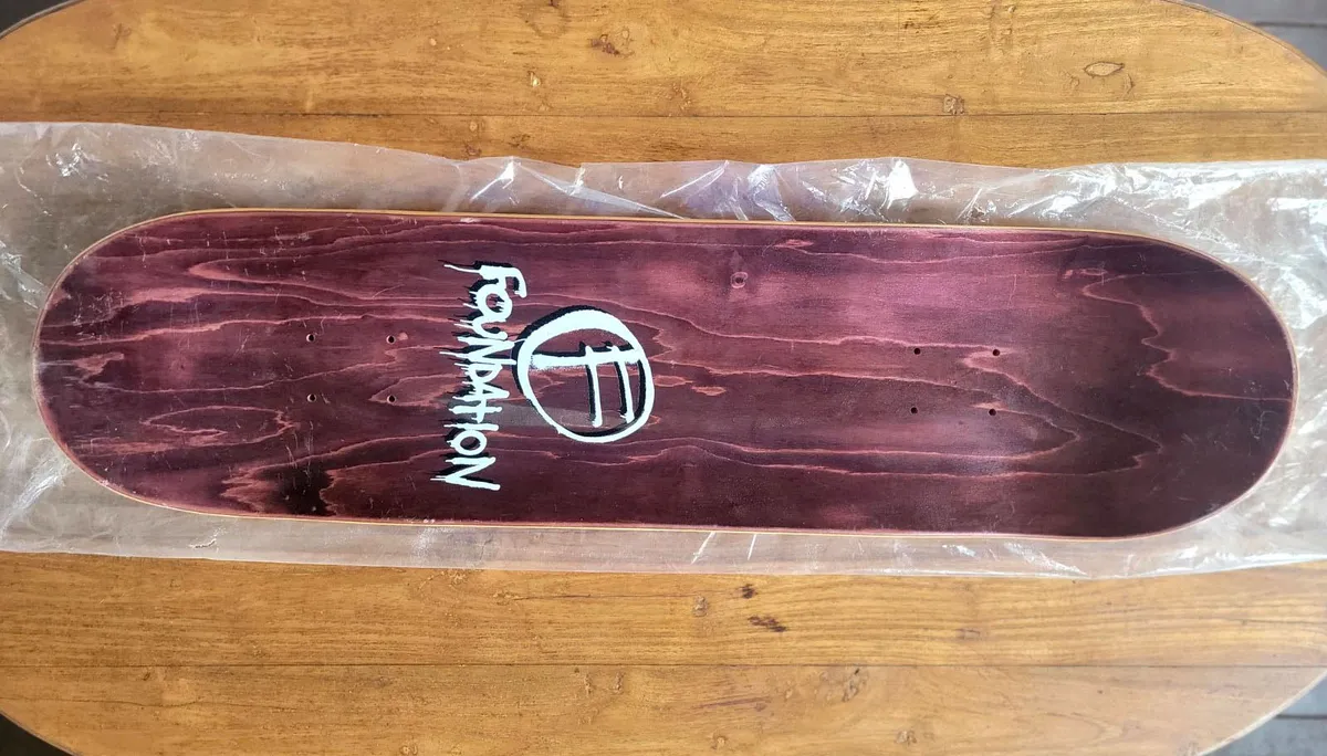 Skate Foundation Secret Society neuf 32x8.5