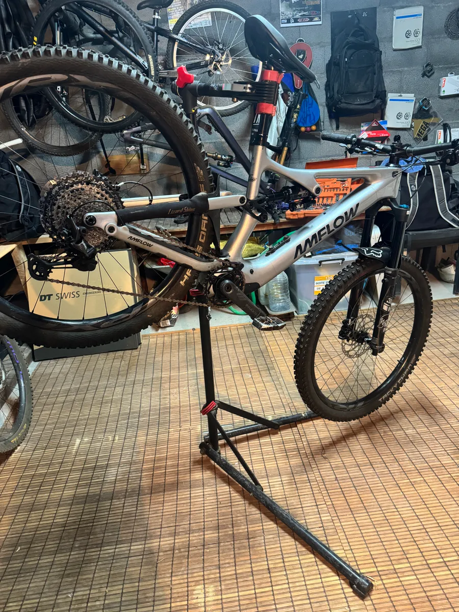 🚵‍♂️ VTT Électrique Amflow PL Carbon – Taille M – Quasi Neuf ⚡