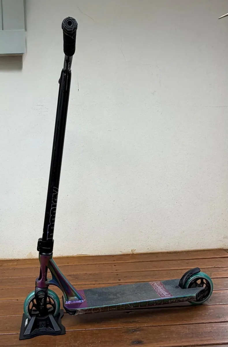 Superbe trottinette Blunt