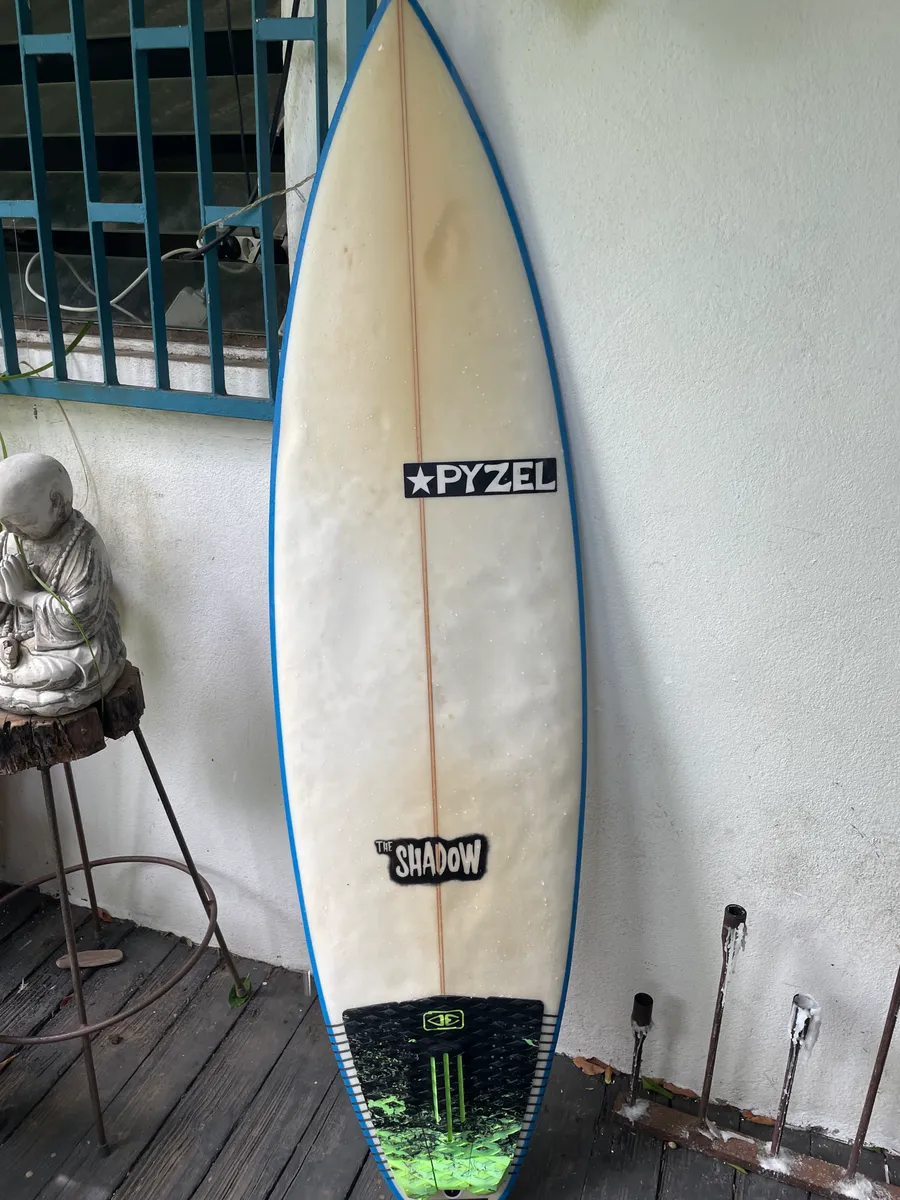 Pyzel shadow 5’9  25’40L