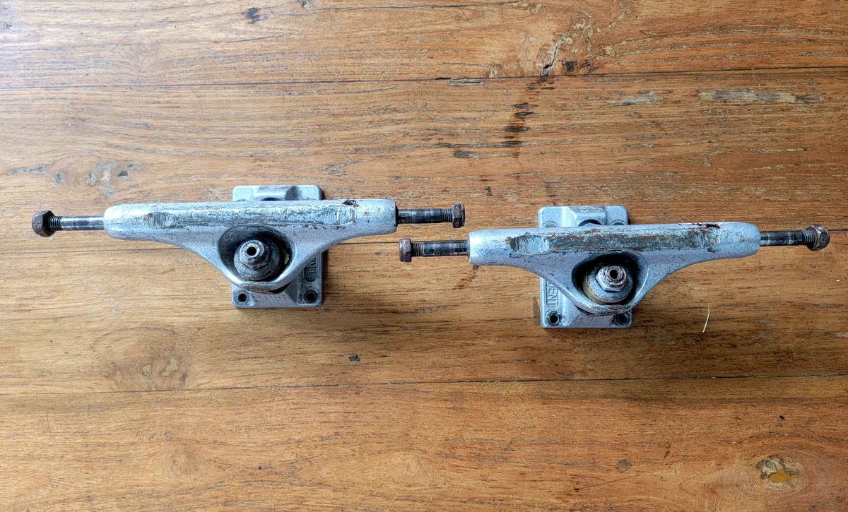 Trucks Independant Reynold 129