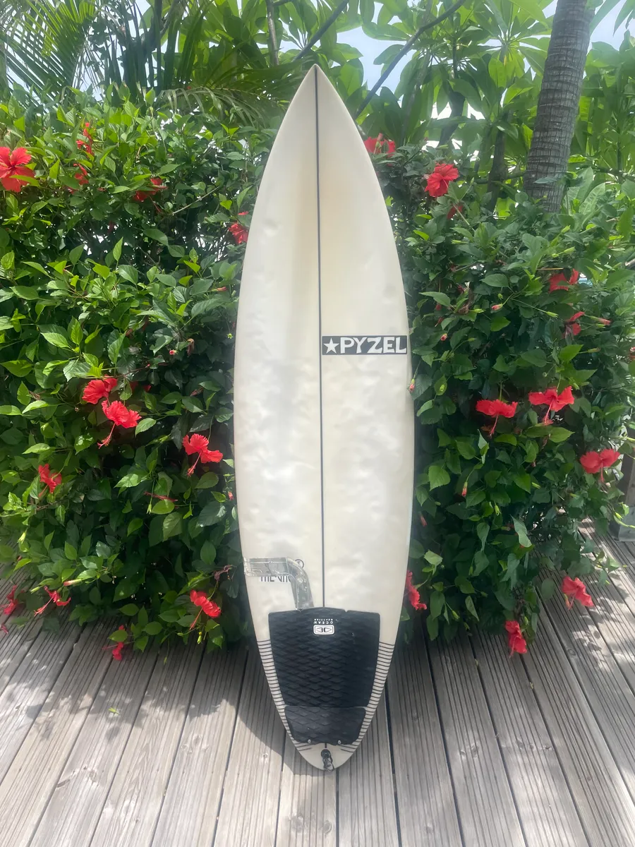Pyzel Ghost 5’11 29L